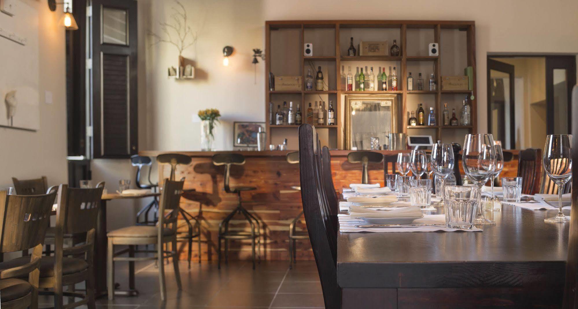 Decanter Hotel 3*